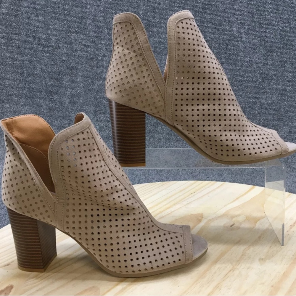Cream Suede open toed shoe with Chunky Heel and Perforated Design
